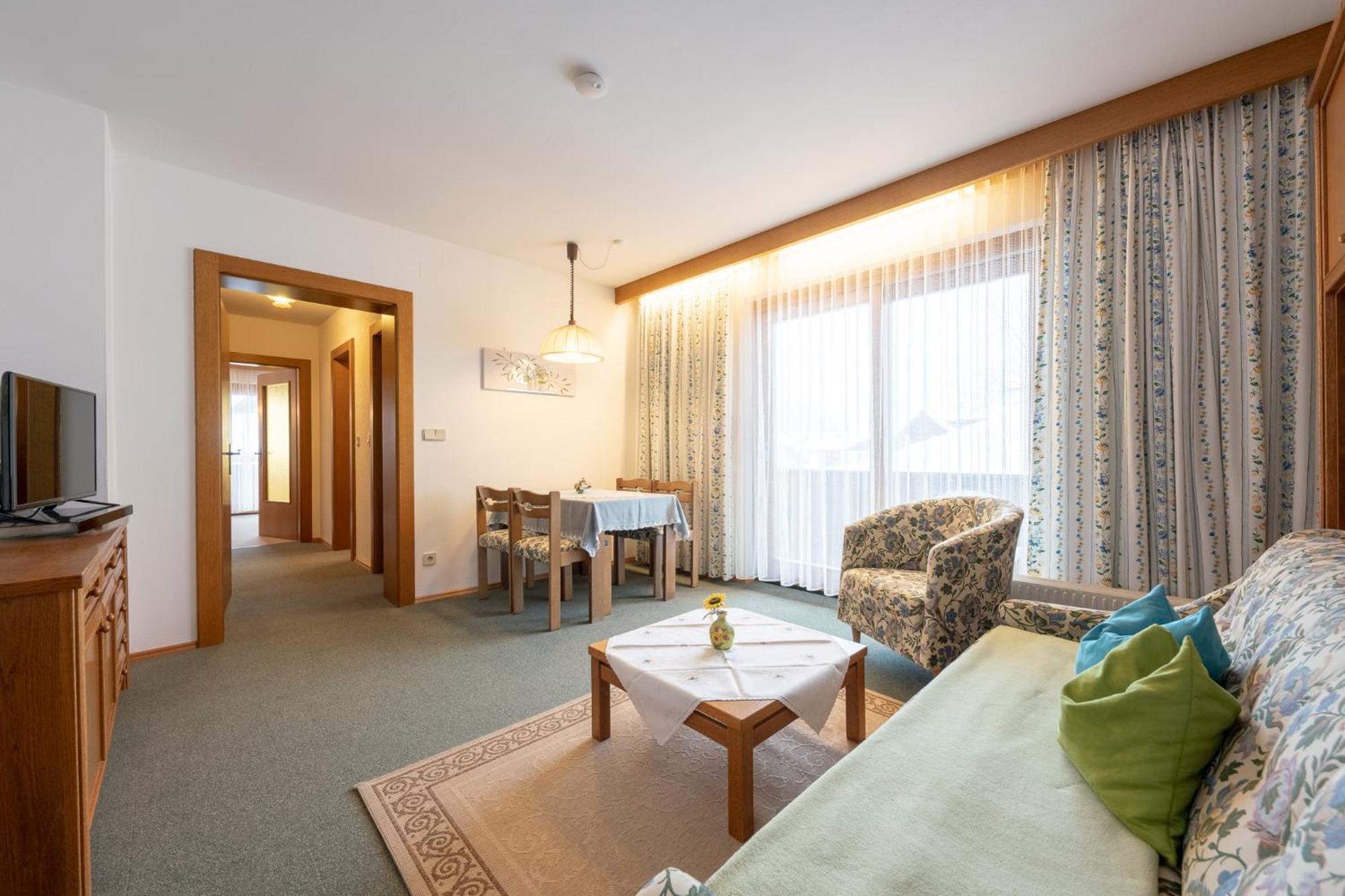 Fruehstueckspension-Appartementhaus Wasserer Bad Kleinkirchheim Exterior foto